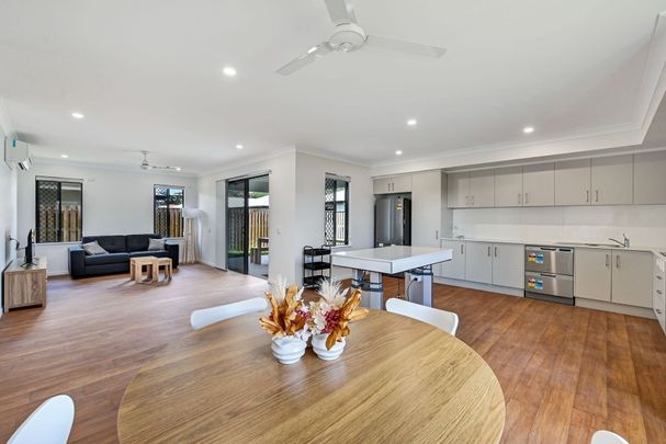 Spacious Family Home in Peaceful Mount Louisa - Modern Comfort, Great Location - Photo 1
