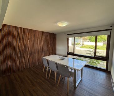 Elegant Elder - Photo 3