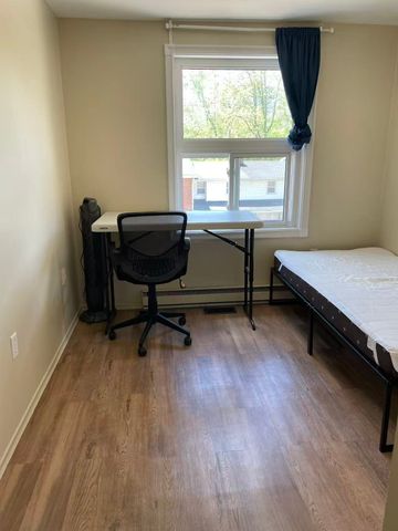For Lease - 228 Westcourt Place, Waterloo, Ontario - Photo 2