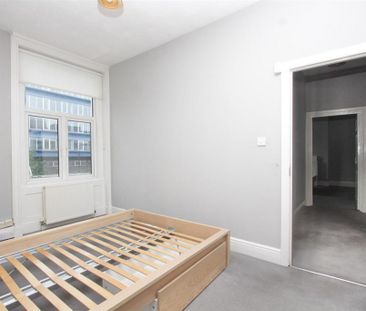 3 bedroom flat to rent - Photo 5