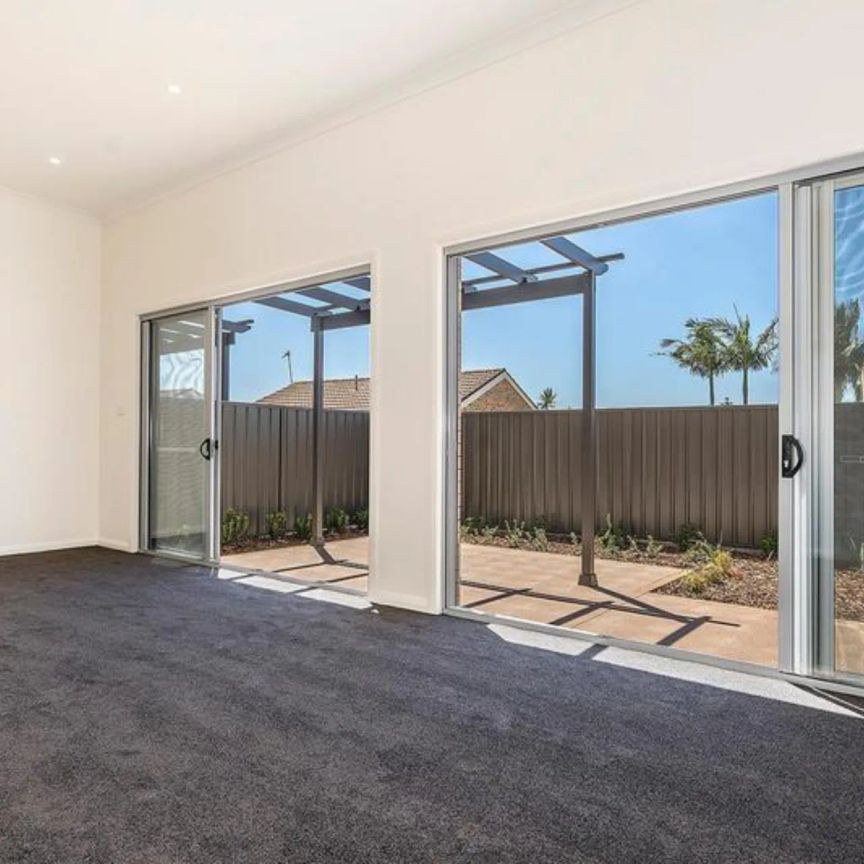 Three Bedroom Townhouse - Photo 1