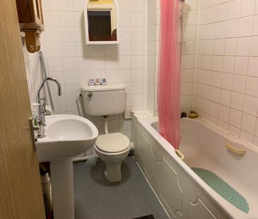 Room in a Shared House, London, SE16 - Photo 1