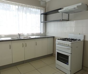 Stunning Renovated Townhouse – a Must-See! - Photo 1