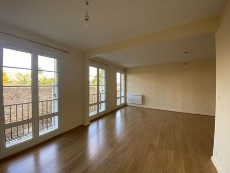 Location Appartement 3 pièces 84m² - Photo 2