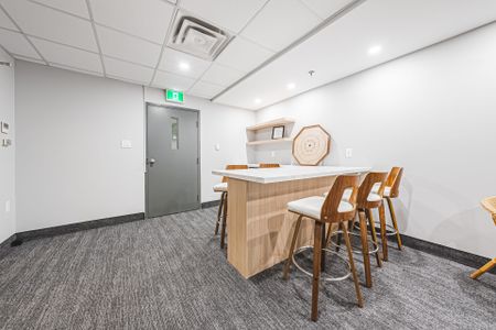 For Lease - 2220 Marine Drive Unit# 2002, Oakville, Ontario - Photo 4