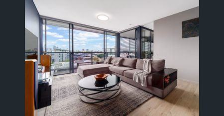 Luxury Living Meets Designer Comfort | Fully Furnished Executive Residence - Photo 3