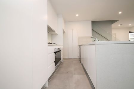 Five Bedroom Duplex - Photo 5