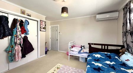 4 Bedroom Home in Trentham - Photo 3