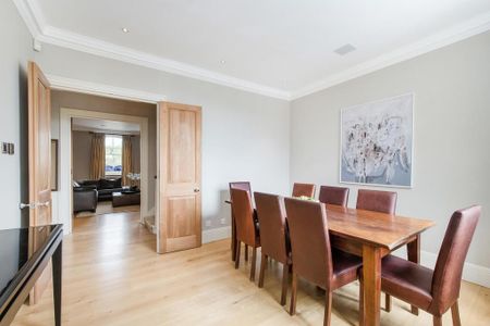3 bedroom flat to rent - Photo 4