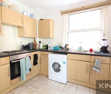 4 bedroom semi-detached house to rent - Photo 6