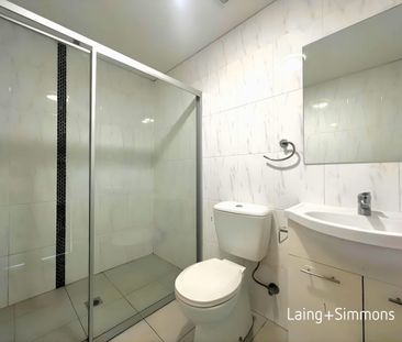 Modern two-bedroom unit in a prime location - Photo 3