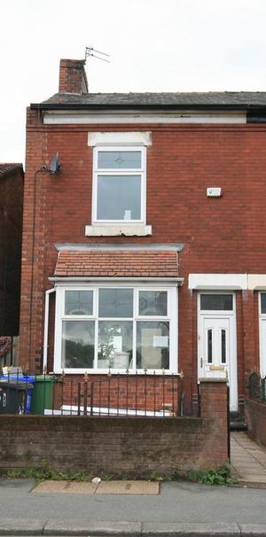 3 bedroom end of terrace house to rent - Photo 2