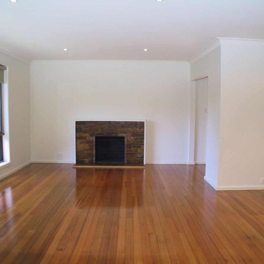 210 Foote Street, Templestowe VIC 3106 - House For Rent | Domain - Photo 1