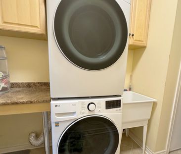 For Lease - 2429 Whitehorn Drive, Burlington, Ontario - Photo 1