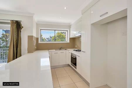 MGM MARTIN – SPLIT-LEVEL TWO BEDROOM APARTMENT - Photo 4