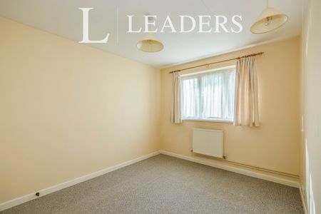 3 bedroom bungalow to rent Eastoke Avenue, Hayling Island - Photo 2