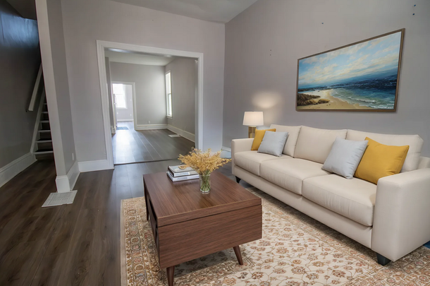 SPACIOUS 3 BEDROOM TOWNHOUSE IN HAMILTON!!! - Photo 1