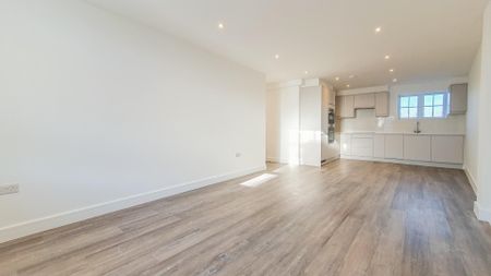 16 Market Place, Hertford - Photo 2