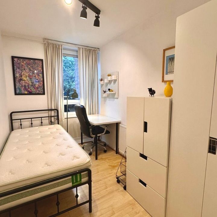 Room in a Shared Flat, Whitethorn Street, E3 - Photo 1