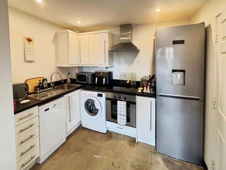 2 bedroom apartment to rent - Photo 3