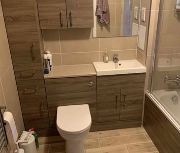 Room in a Shared Flat, Tarves Way, SE10 - Photo 2