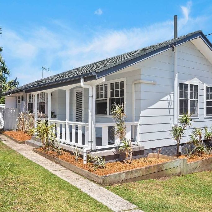 Comfortable Family Home in a Convenient Location - Photo 1