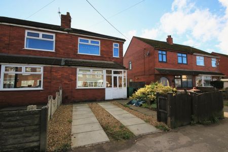 2 bedroom semi-detached house to rent - Photo 2