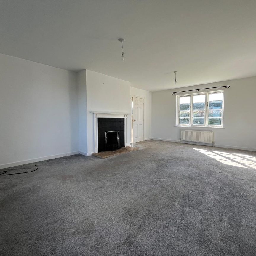 4 bedroom detached house to rent - Photo 1