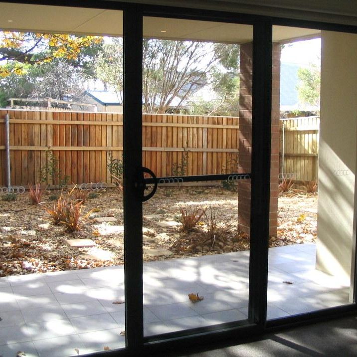 Cosy Ground Floor Lyneham Apartment - Photo 1