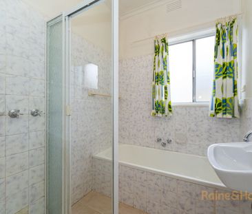 Homely & Light filled Two-Bedroom Unit - Photo 5