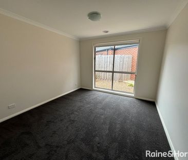 WELL PRESENTED 2 BEDROOM UNIT COURT LOCATION - Photo 2