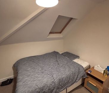 Room in a Shared House, Dryleaze Road, BS16 - Photo 1