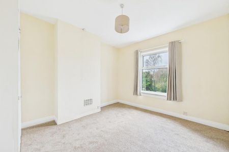 2 bedroom end of terrace house to rent - Photo 5