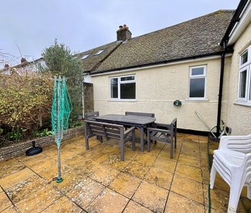 2 bedroom bungalow to rent - Photo 1