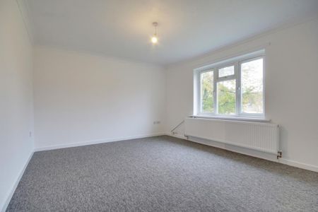 2 bedroom maisonette to rent - Photo 4