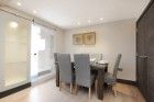 Stunning three bedroom apartment in portererd block, London - Photo 5