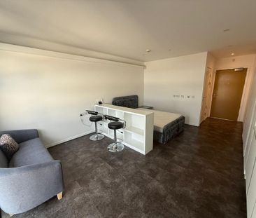 Studio to rent - Photo 3