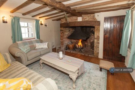 2 bedroom detached house to rent - Photo 2
