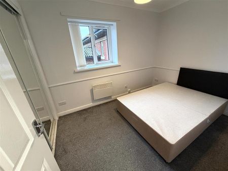 3 bedroom apartment to rent - Photo 2