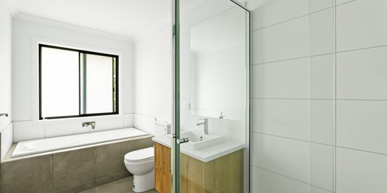 Location Location! - Photo 3