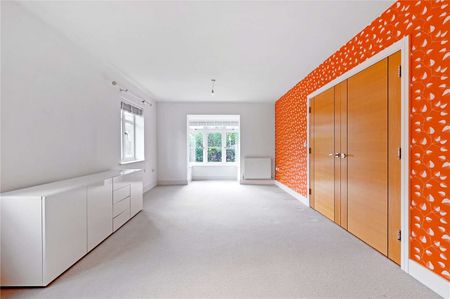 Spacious three bedroom semi-detached home with garden and gated off-street parking for two cars. - Photo 3