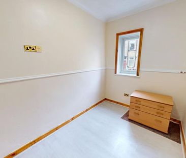 4 bedroom terraced house to rent - Photo 1