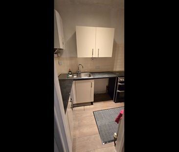 2 Bed Terraced House, Aviary Terrace, LS12 - Photo 4