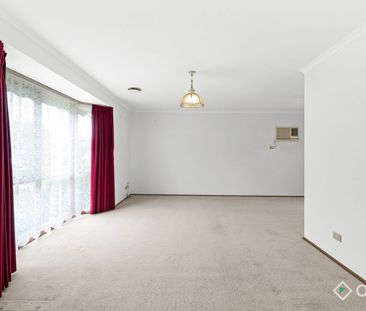 3 Lexcen Close, Berwick, Vic 3806 - Photo 2