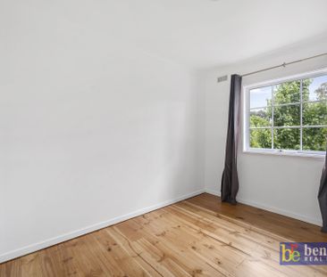 Stylish Two-Storey Townhouse in Sought-After Location - Photo 6