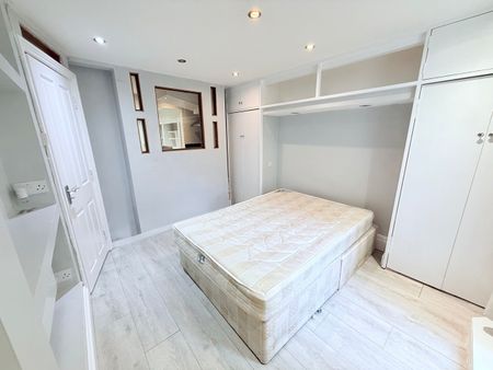 1 Bed Flat, Oaks Court, E11 - Photo 3