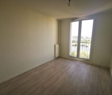 Appartement situé à Tours proche de toutes les commodités: commerces, écoles et bus. - Photo 1