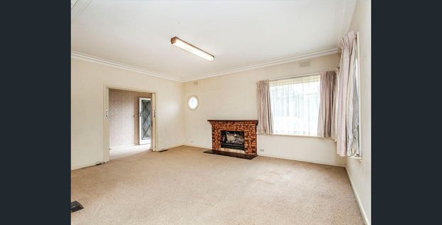 379 Stephensons Road, Mount Waverley - Photo 1