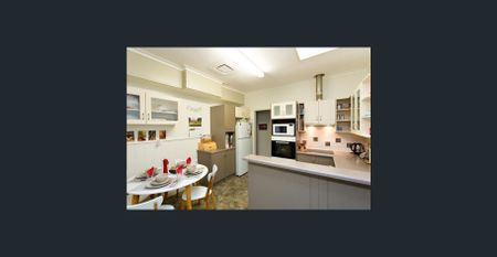 3 Bedroom Home with Plenty to offer - Photo 3