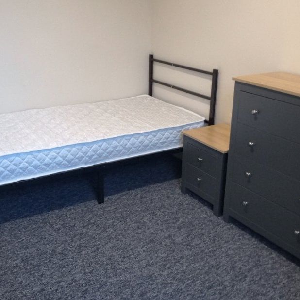 Windsor Street, CAERPHILLY - Photo 1